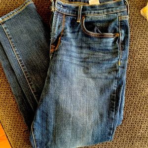 Old Navy Curvy Skinny size 12 S jeans.